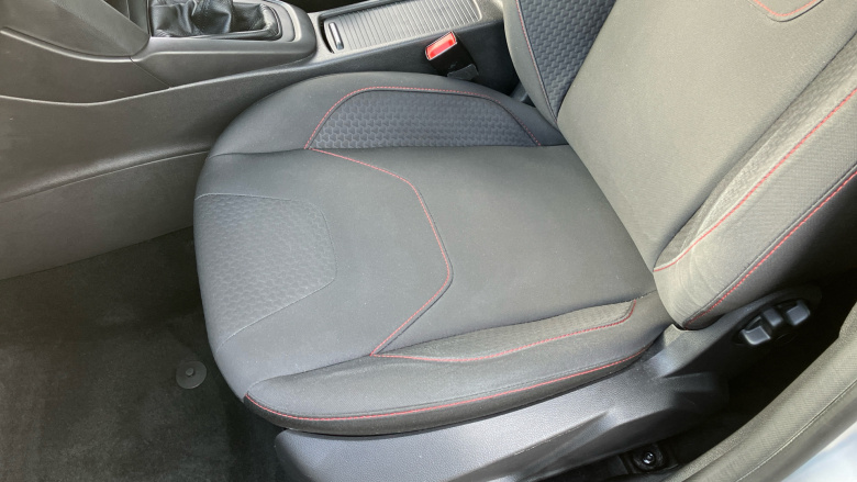 Ford Focus 1.0 EcoBoost 140 ST-Line Navigation 5dr Petrol Hatchback